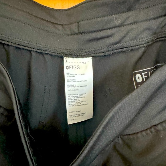 Figs Technical Collection Black Top and pants XL - Picture 4 of 6